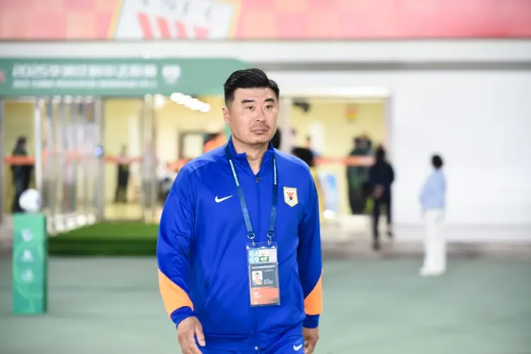 球迷们, 克雷桑是腰, 获是年轻球 球迷们, 克雷桑是腰, 获是年轻球