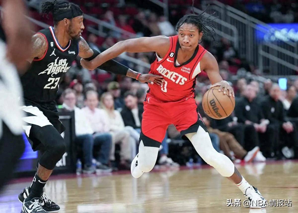 队正式与年, 并在他的首 队正式与年, 并在他的首