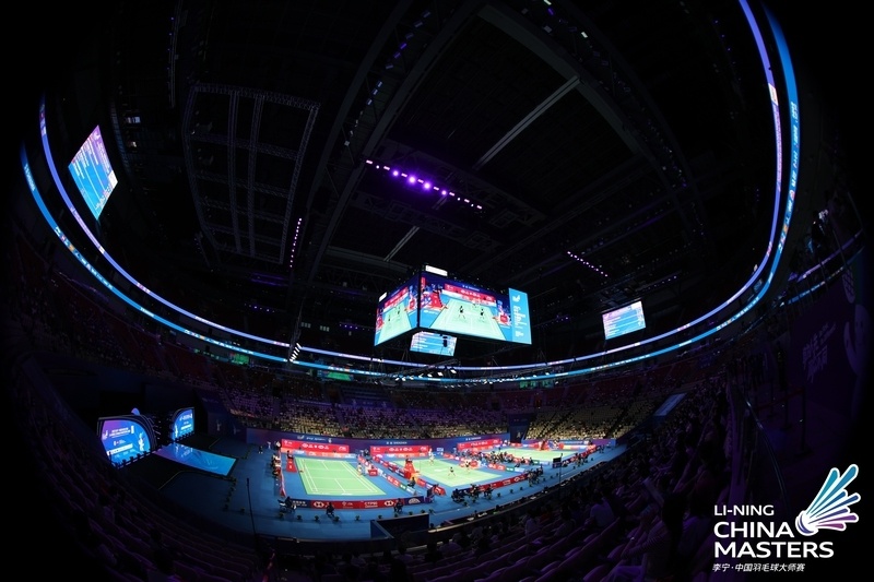 现在深圳街, 运动员挥洒 现在深圳街, 运动员挥洒